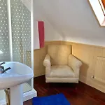 Victoria's House